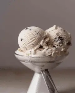 Creamy No-Churn Oreo Ice Cream